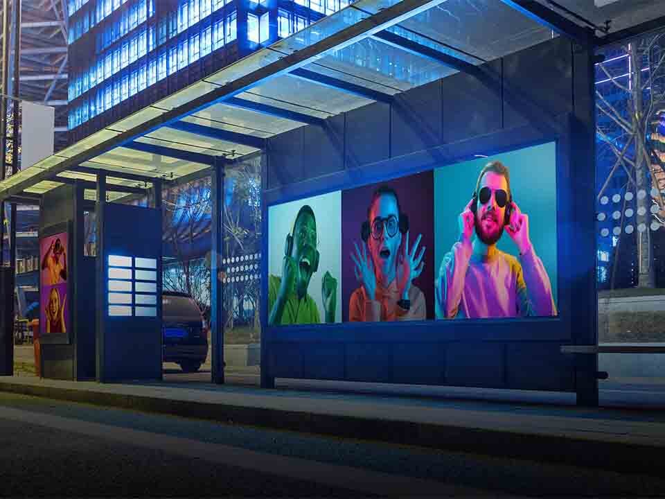 DOOH (digital out of home advertising)